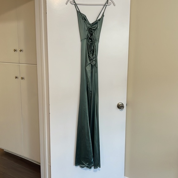 Windsor - Jennifer Stretch Satin Ruched Formal Dress - Picture 7 of 8